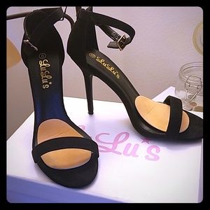 Good Black Ankle Strap Heels (Twin)